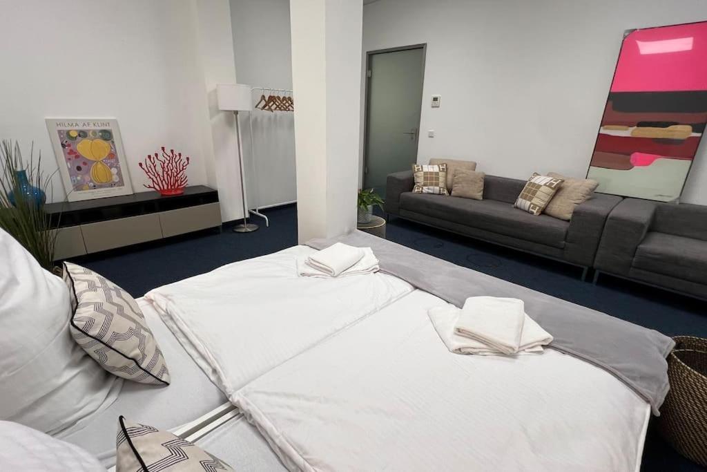 Beckhomes- New, Unique For 16 People Apartamento Munique